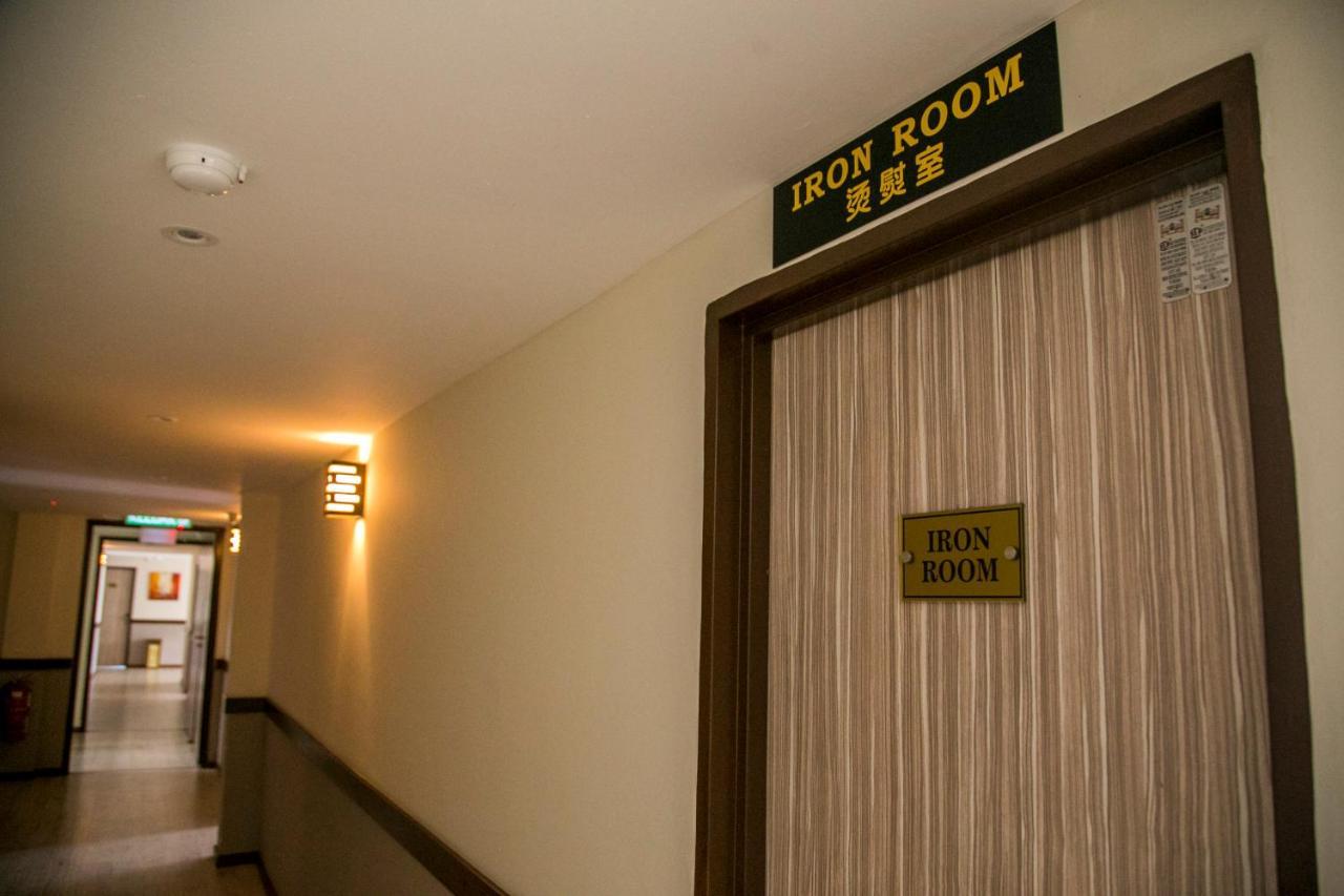Apple Suites Hotel Sitiawan Exterior photo